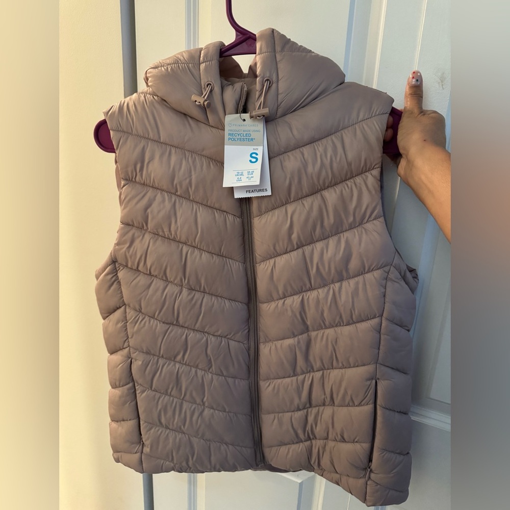 Primark Women's Puffer Vest in Taupe